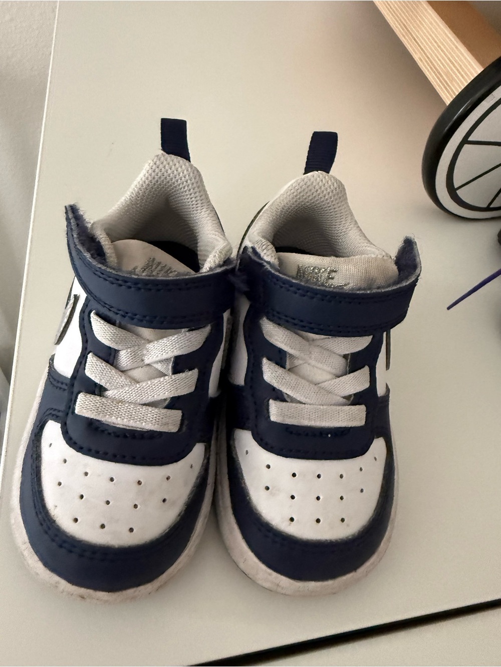Nike Kids Navy and White Hook-and-Loop Sneakers